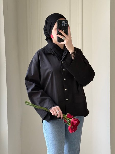 قميص اسود مع دانتيل